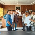 वादळी वाऱ्यामुळे केळीच्या बागा उध्वस्त आर्थिक संकटात सापडलेल्या नुकसान ग्रस्त शेतकऱ्यांना शासनाने तात्काळ आर्थिक मदत द्या युवा सेना (शिंदे )ची मांगणी तहसिलदार पाटील यांना निवेदन