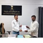 दुष्काळग्रस्त भागात सरसगट पिकविमा द्या सरपंच संघटना जिल्हाध्यक्ष तथा प्रतिभा साहित्य संघ जिल्हाध्यक्ष अमोल व्यवहारे यांची कृषिमंत्री कडे मांगणी
